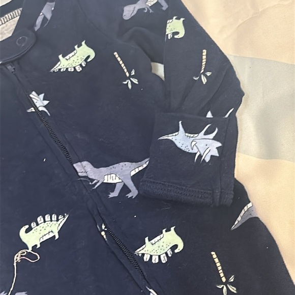 Carter's - pair of newborn fleece sleepers w/ 2-way zippers. - Picture 8 of 9